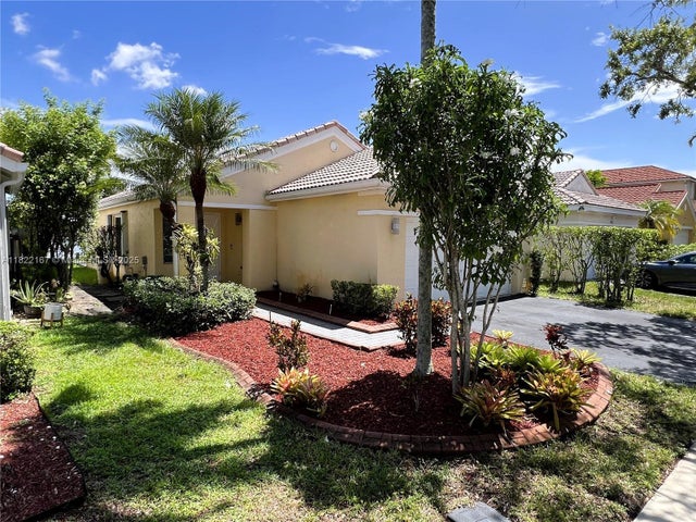 4 of 33 - 1605 Salerno Cir, Weston, FL