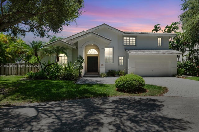 1 of 33 - 6670 Sw 69th Ln, South Miami, FL