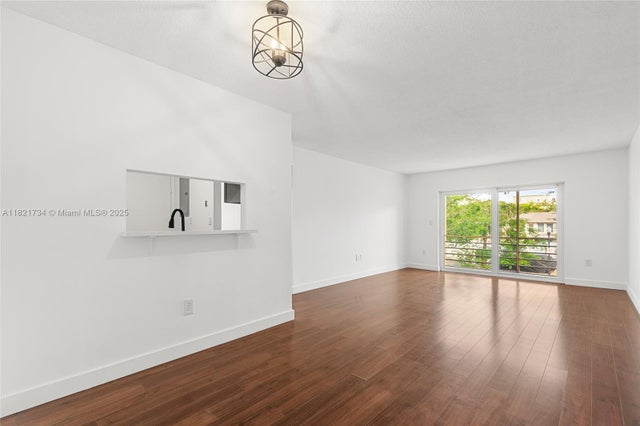 2 of 27 - 1912 Monroe St 201, Hollywood, FL