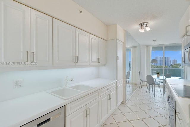 4 of 33 - 16400 Collins Ave 544, Sunny Isles Beach, FL