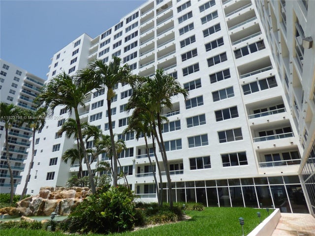1 of 12 - 5005 Collins Ave 202, Miami Beach, FL