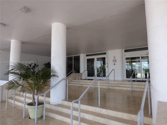 3 of 12 - 5005 Collins Ave 202, Miami Beach, FL