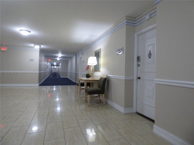 5 of 12 - 5005 Collins Ave 202, Miami Beach, FL