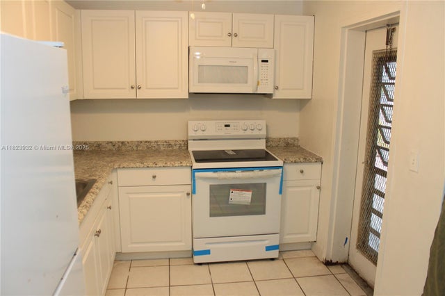 2 of 21 - 4090 Nw 42nd Ave 106, Lauderdale Lakes, FL