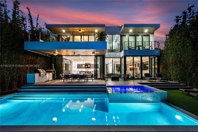 1 of 61 - 450 W 62nd St, Miami Beach, FL