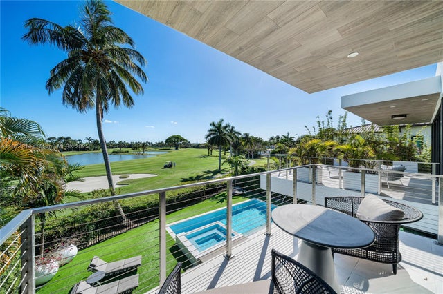 2 of 61 - 450 W 62nd St, Miami Beach, FL