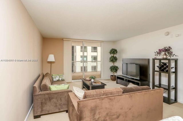 5 of 27 - 1200 Brickell Bay Dr 1518, Miami, FL