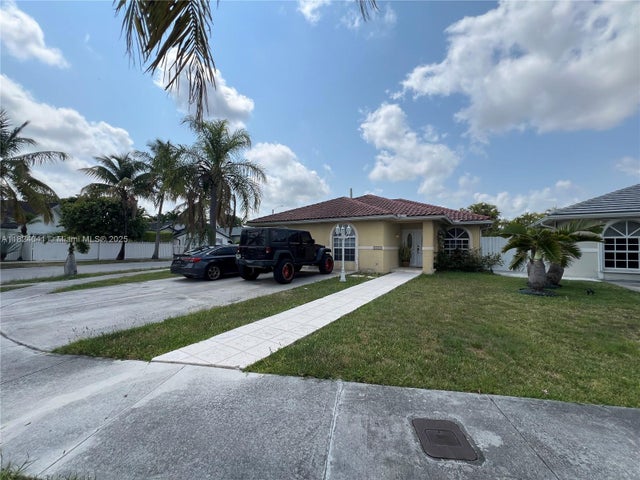 1 of 6 - 14300 Sw 52nd St, Miami, FL