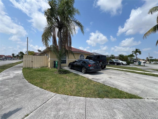 2 of 6 - 14300 Sw 52nd St, Miami, FL