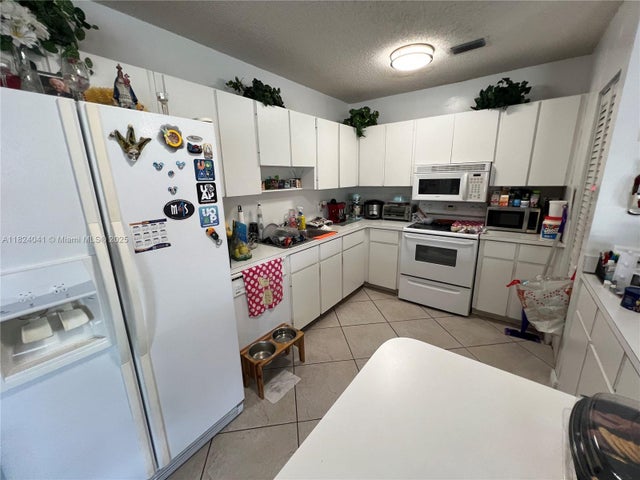 5 of 6 - 14300 Sw 52nd St, Miami, FL