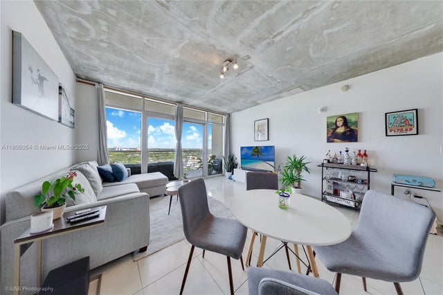4 of 15 - 3250 Ne 1st Ave 1007, Miami, FL