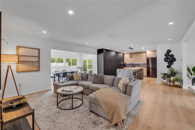 5 of 70 - 11530 Ne 7th Ave, Biscayne Park, FL