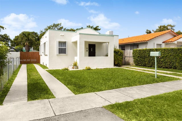 3422 Sw 25th St, Miami