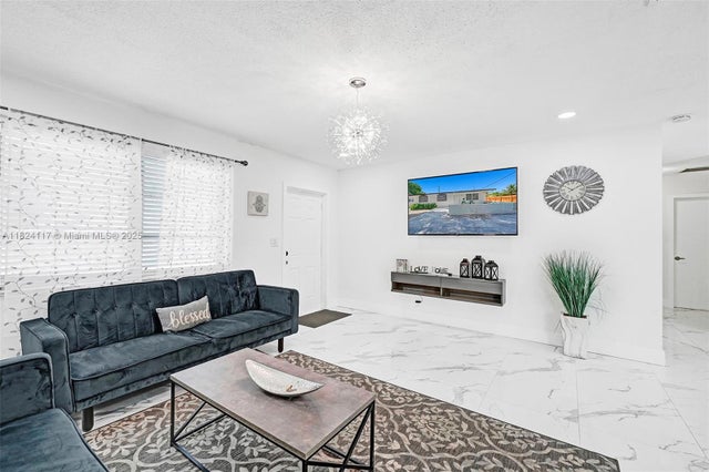 5 of 41 - 2338 Fillmore St 2a, Hollywood, FL