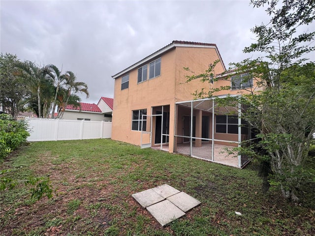 1 of 32 - 833 Stanton Dr, Weston, FL