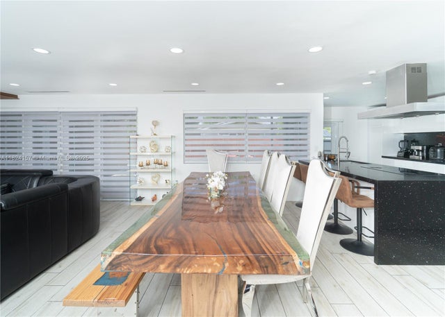 4 of 15 - 3404 Garden Ln, Miramar, FL