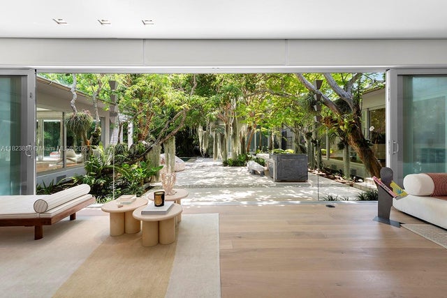 1 of 35 - 11 La Gorce Cir, Miami Beach, FL
