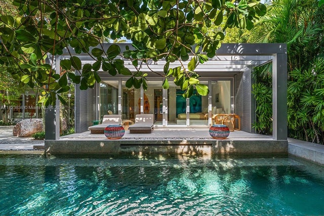 2 of 35 - 11 La Gorce Cir, Miami Beach, FL