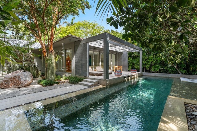 3 of 35 - 11 La Gorce Cir, Miami Beach, FL