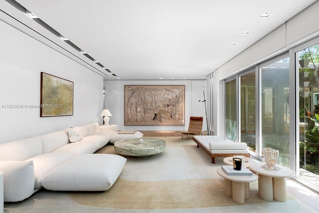 5 of 35 - 11 La Gorce Cir, Miami Beach, FL
