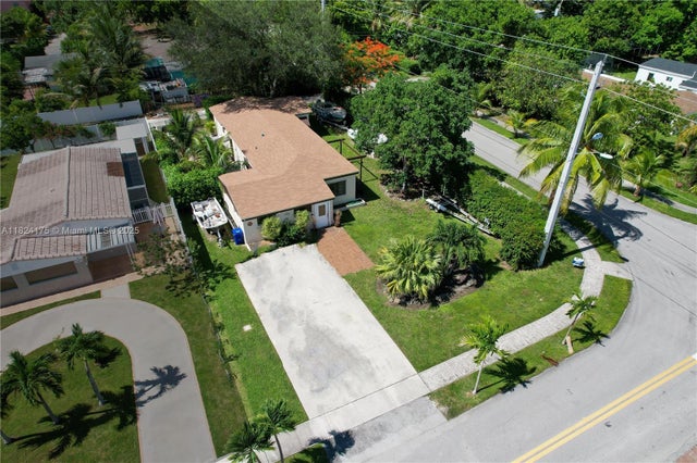 3 of 29 - 1395 Ne 178th St, North Miami Beach, FL