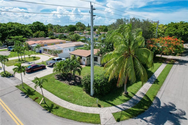 4 of 29 - 1395 Ne 178th St, North Miami Beach, FL