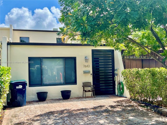 1 of 28 - 7643 Sw 102nd Pl, Miami, FL