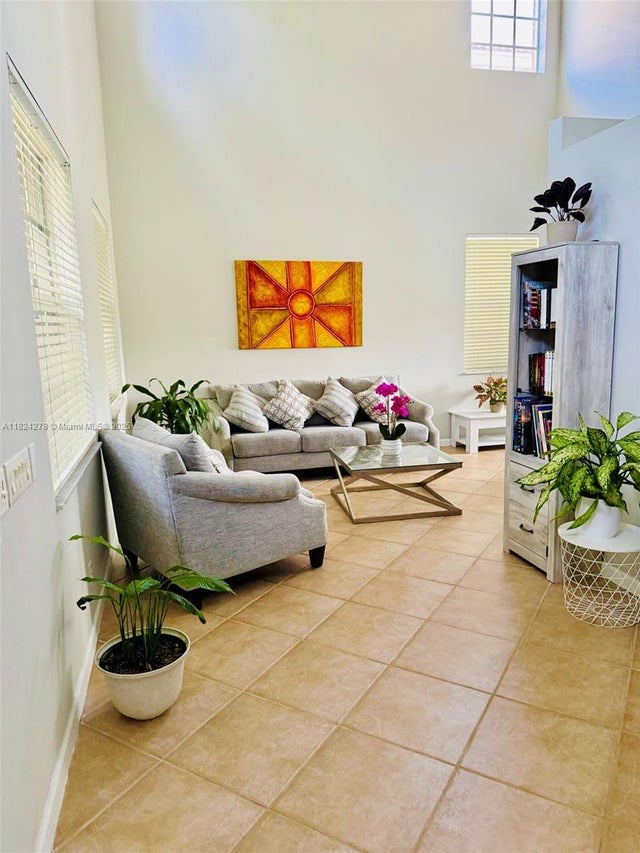 5 of 22 - 1325 Chenille Cir, Weston, FL