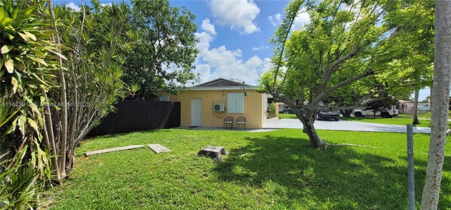 4 of 17 - 8301 Sw 38th St, Miami, FL
