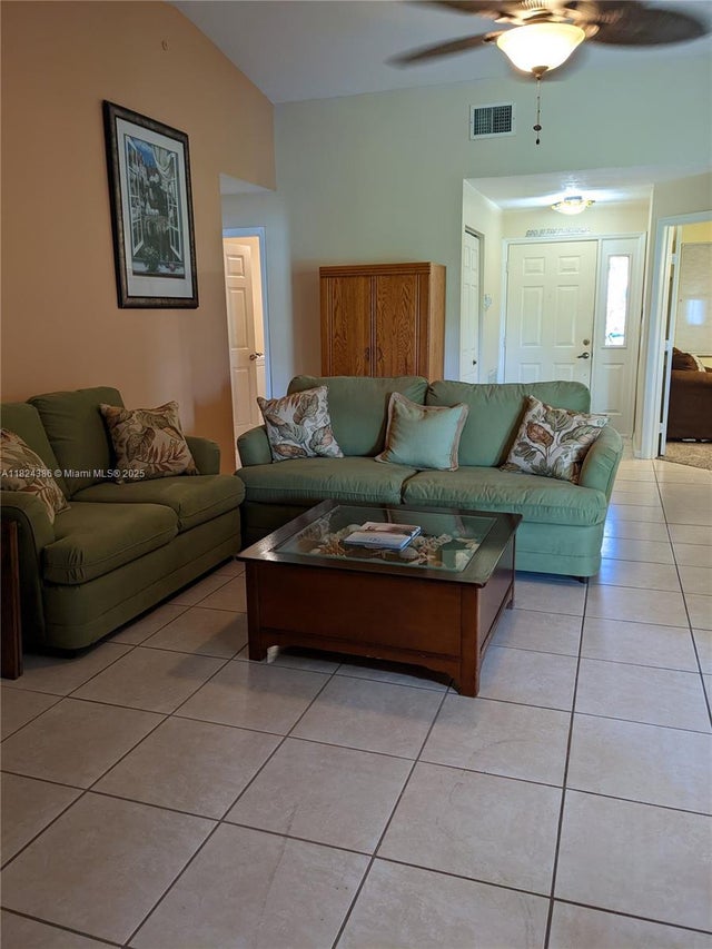 5 of 31 - 585 Se 25th Ln, Homestead, FL