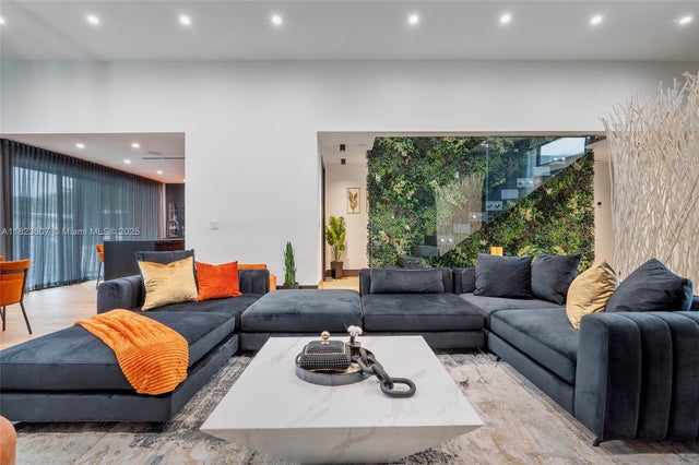 5 of 29 - 76 Nw 44th St, Miami, FL