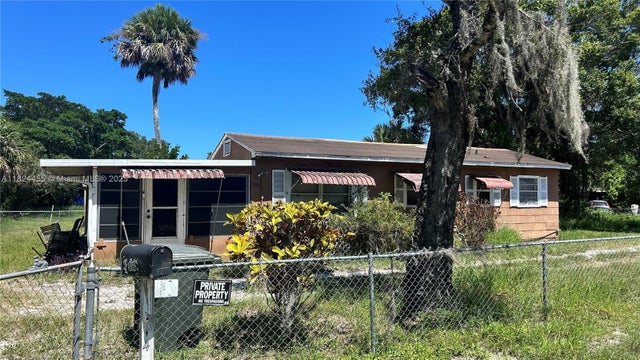 1 of 3 - 314 S 17th St, Fort Pierce, FL