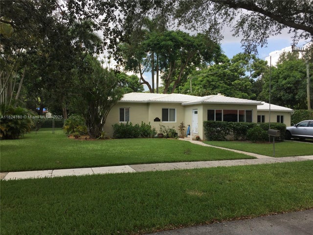 2 of 16 - 324 La Villa Dr, Miami Springs, FL