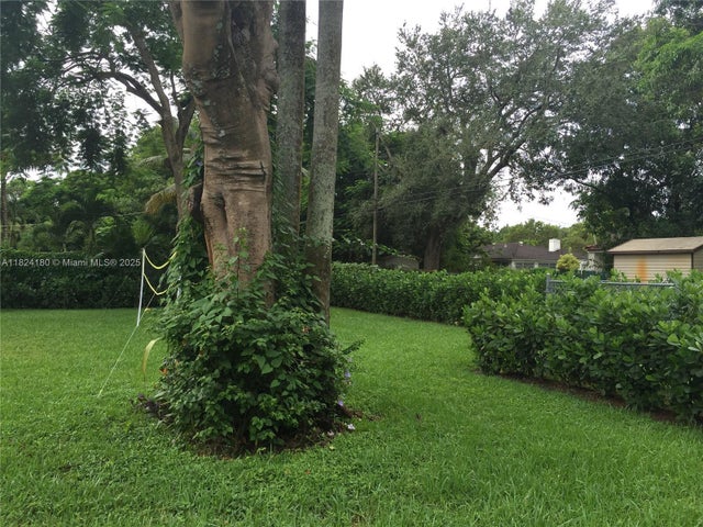 5 of 16 - 324 La Villa Dr, Miami Springs, FL