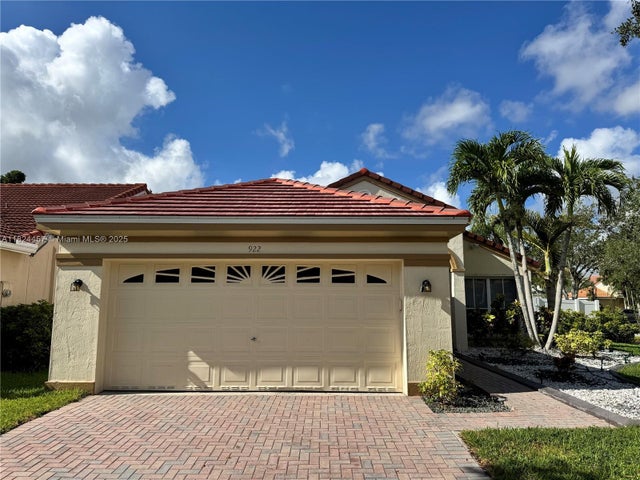2 of 36 - 922 Falling Water Rd, Weston, FL