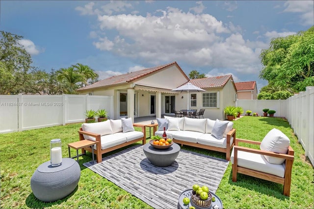 3 of 36 - 922 Falling Water Rd, Weston, FL