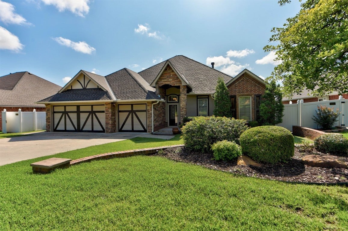 Residential Real Estate for Sale located in the neighborhood of Unpltd Pt Sec 31 12n 1w, in the city of Midwest City, OK