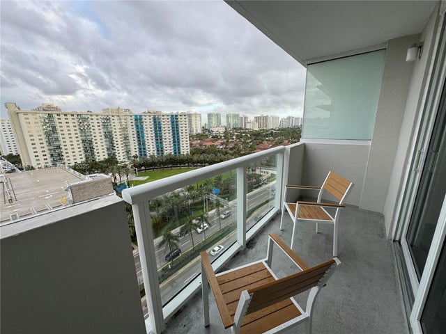 2 of 61 - 19201 Collins Ave 1137, Sunny Isles Beach, FL