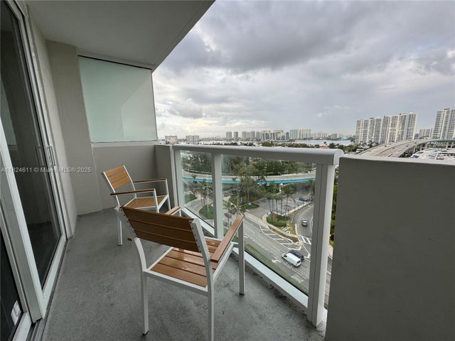 5 of 61 - 19201 Collins Ave 1137, Sunny Isles Beach, FL