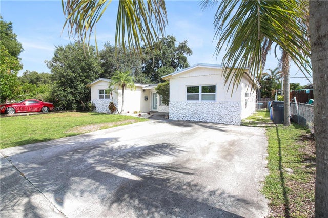 4 of 33 - 6459 Evans St, Hollywood, FL
