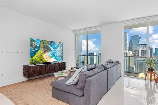 5 of 38 - 244 Biscayne Blvd 4107, Miami, FL