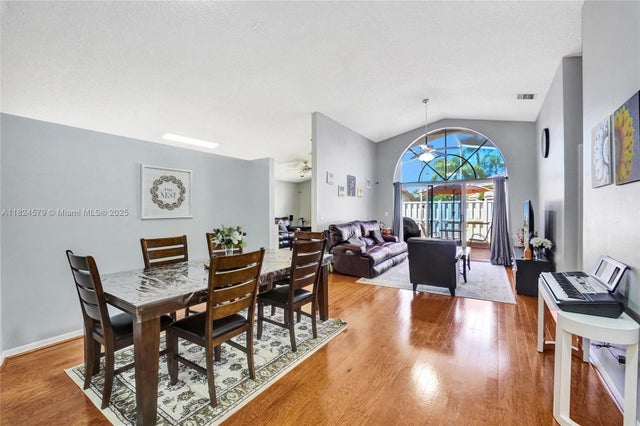 3 of 30 - 530 Sw 182nd Way, Pembroke Pines, FL