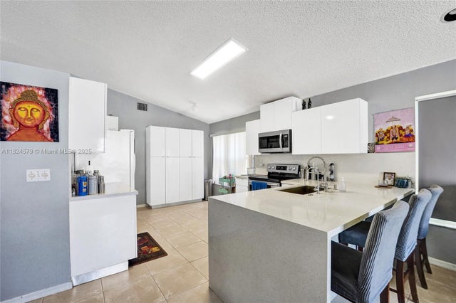4 of 30 - 530 Sw 182nd Way, Pembroke Pines, FL