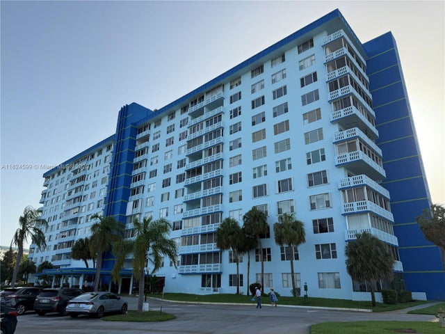 1 of 33 - 4001 Hillcrest Dr 710, Hollywood, FL