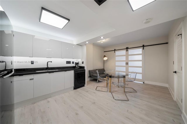 3 of 29 - 2301 Collins Ave 1130, Miami Beach, FL