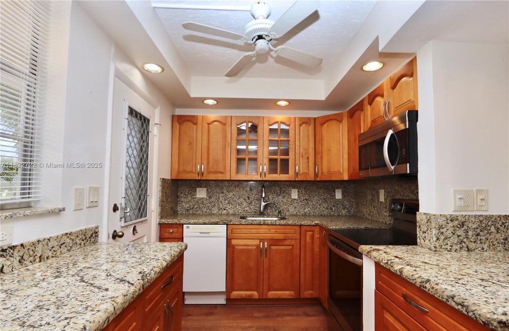 2920 Point East Dr N208, Aventura