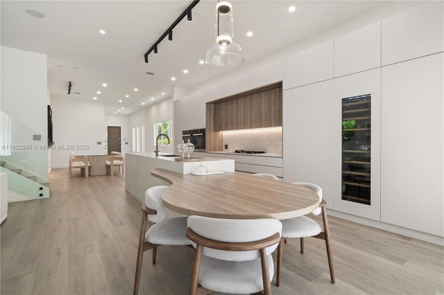 5 of 24 - 18955 Atlantic Blvd, Sunny Isles Beach, FL