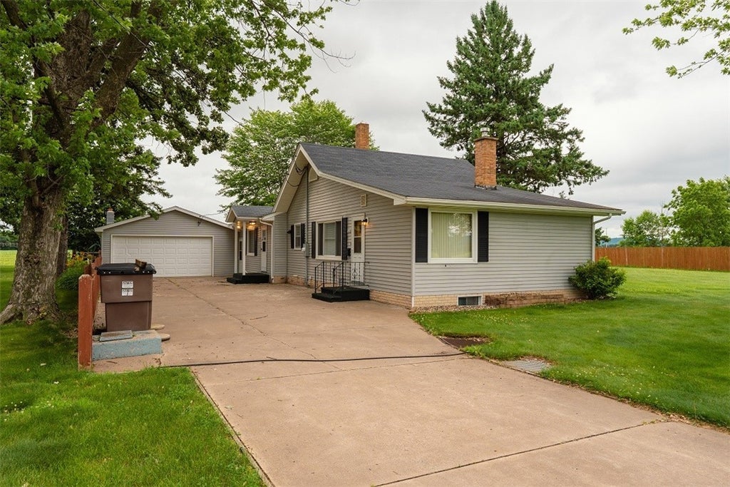 N6098 County Road N, Arkansaw