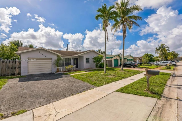 2 of 32 - 22226 Sw 62nd Ave, Boca Raton, FL