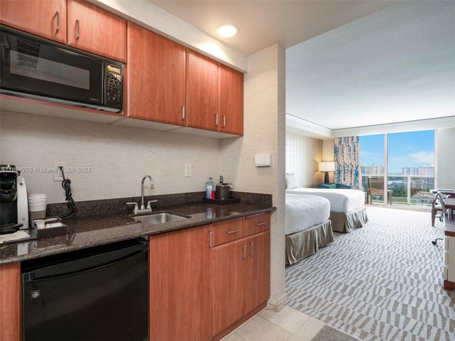3 of 24 - 18001 Collins Ave 1418, Sunny Isles Beach, FL